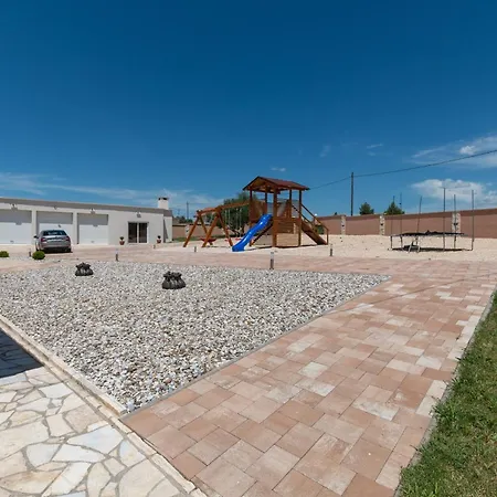 Villa Zrilic With Private Pool Benkovac