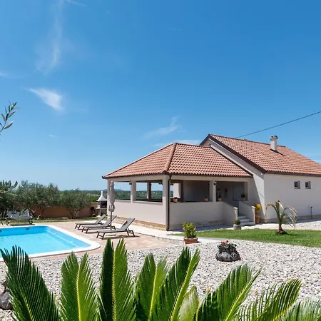 Vila Zrilic With Private Pool Benkovac