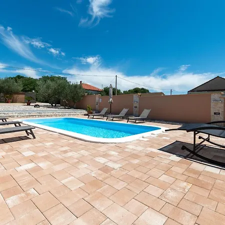 Zrilic With Private Pool Benkovac