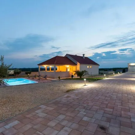 Vila Zrilic With Private Pool