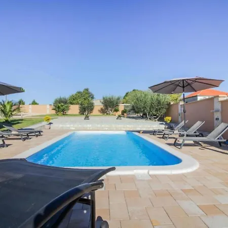 Villa Zrilic With Private Pool Benkovac